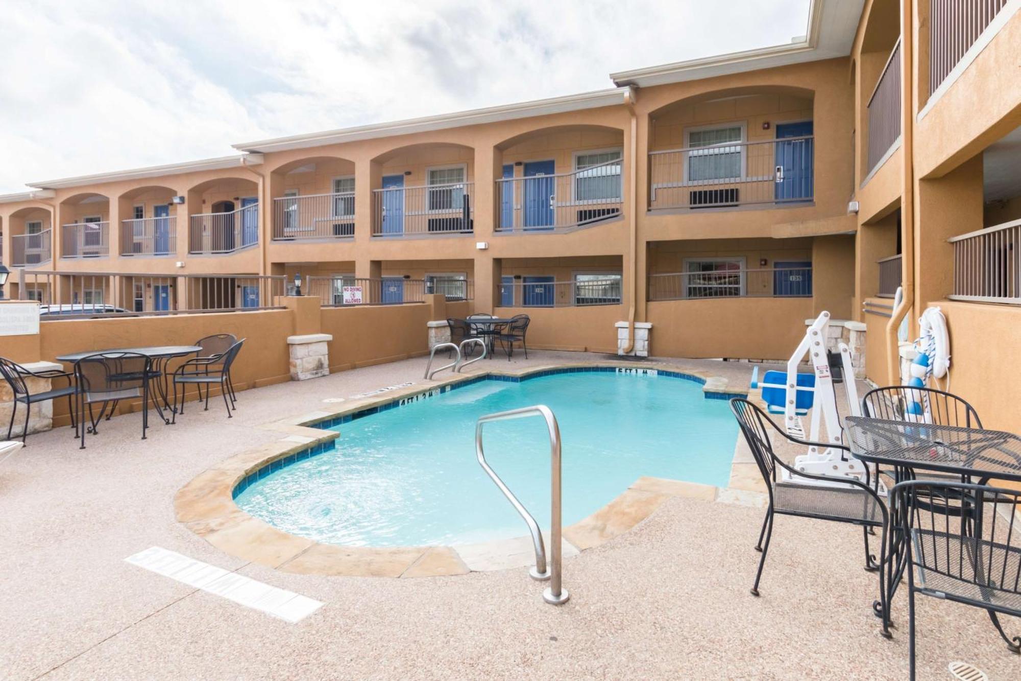 Motel 6 Alvarado Tx Dış mekan fotoğraf
